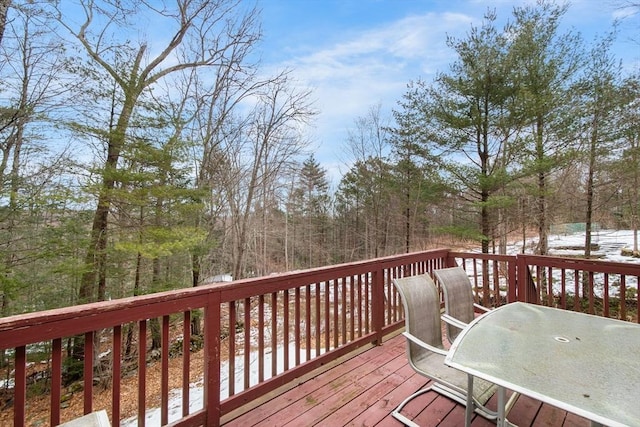 deck featuring outdoor dining space