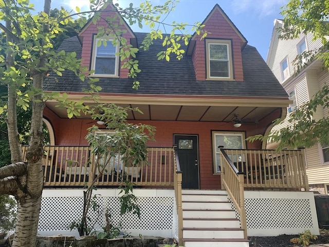 view of front of property featuring a porch