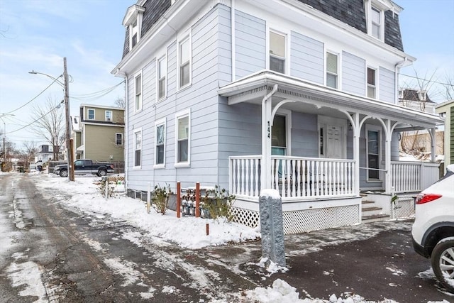 view of front of house with covered porch