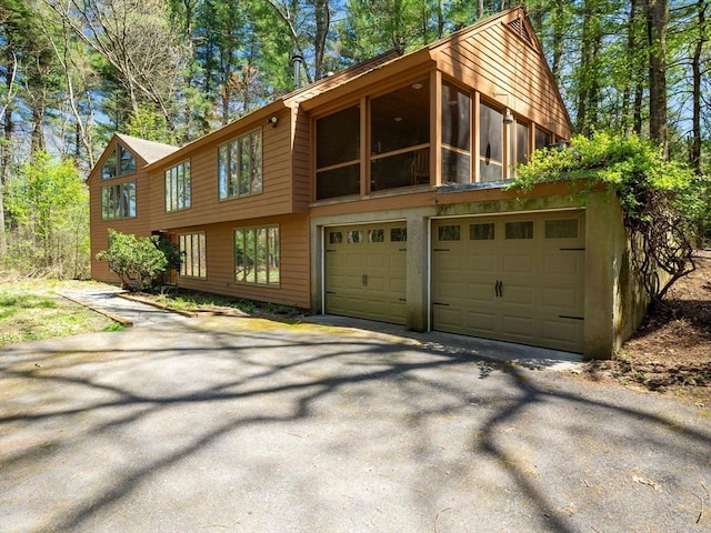 104 Tower Rd, Lincoln, MA 01773 - garage with driveway