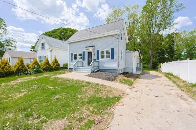 28 Custer St, Rockland, MA 02370 - view of front facade featuring driveway