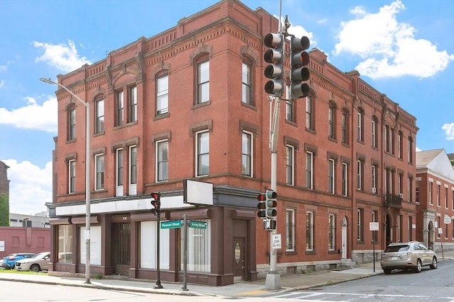 104 Pleasant St, Worcester, MA 01609 - view of building exterior