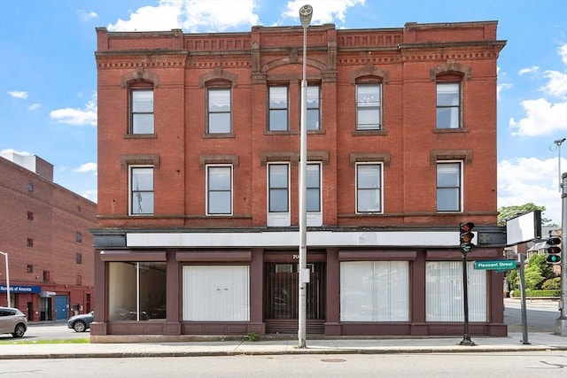 104 Pleasant St, Worcester, MA 01609 - view of building exterior
