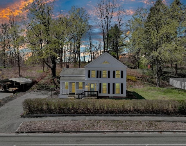 view of front of property featuring covered porch