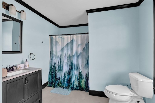 bathroom featuring a shower with curtain, toilet, baseboards, ornamental molding, and vanity
