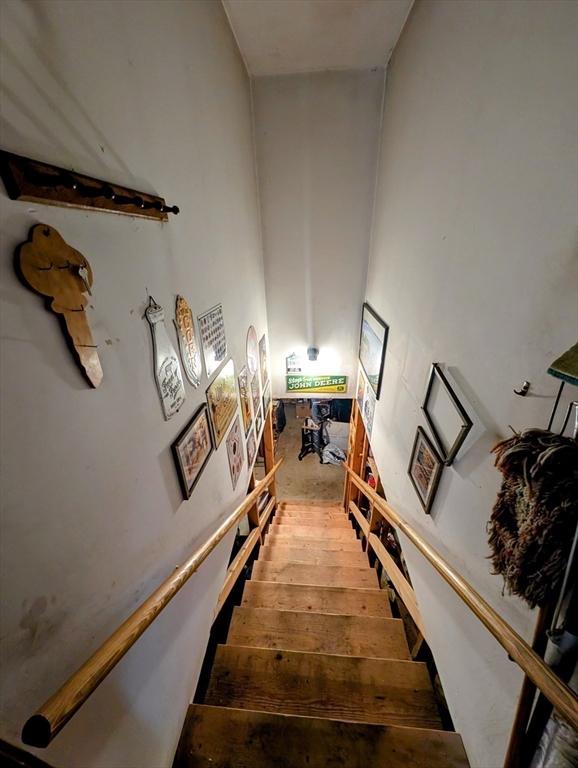 74 Ellis Rd, Southbridge, MA 01550 - view of stairs