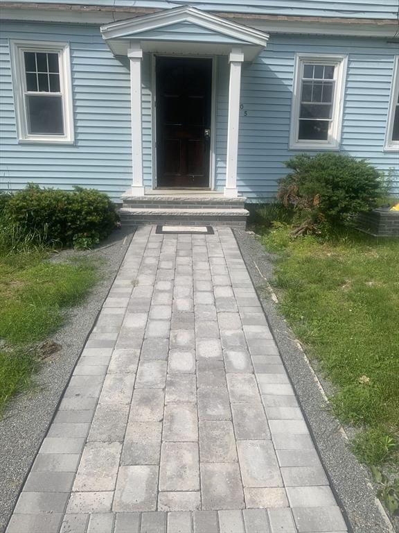 205 Gardner Rd, Hubbardston, MA 01452 - doorway to property