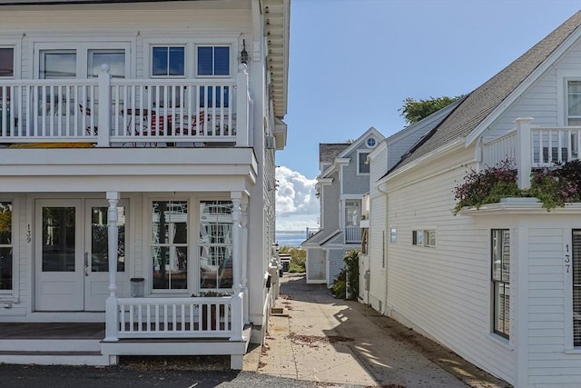 exterior space featuring a balcony