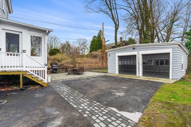 view of detached garage
