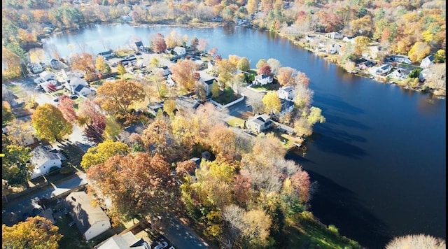 27 Overlook Rd, Holbrook, MA 02343 - aerial view of property's location featuring a nearby body of water