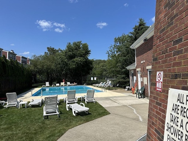 158 Quincy Shore Dr Unit 78, Quincy, MA 02171 - community pool with a patio area and a yard