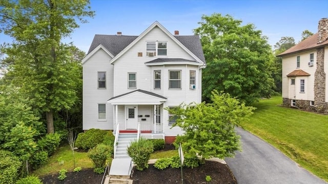 1 Dixon Ave, Worcester, MA 01605 - view of front facade featuring a front lawn