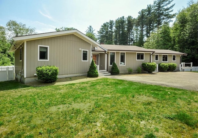 30 Pheasant Ln, Pembroke, MA 02359 - ranch-style home with asphalt driveway