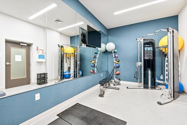 121 Portland St Unit Ph3, Boston, MA 02114 - workout area with baseboards