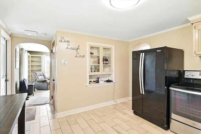 kitchen featuring crown molding, stainless steel range with electric stovetop, baseboards, freestanding refrigerator, and light wood-style flooring