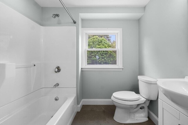 67 Great Neck Rd, Wareham, MA 02571 - bathroom featuring baseboards, toilet, vanity, and shower / bathtub combination
