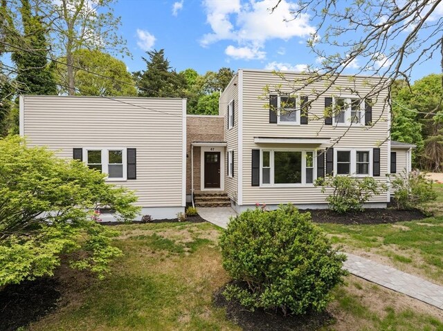 67 Great Neck Rd, Wareham, MA 02571 - view of front of house with entry steps and a front yard