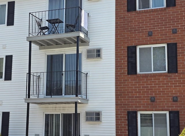 56 Edgeworth St Unit 14, Worcester, MA 01605 - view of side of property featuring a balcony