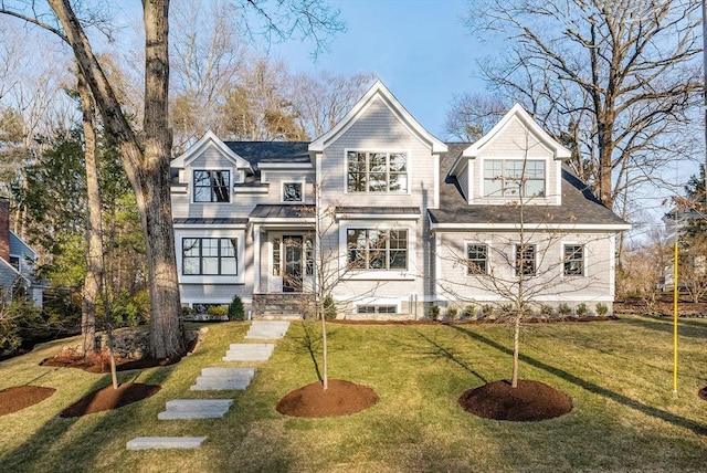 view of front of house featuring a front yard