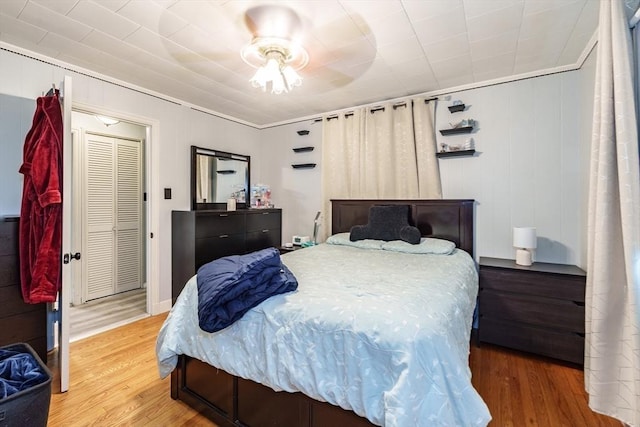 276 Oak St, Springfield, MA 01151 - bedroom with wood finished floors, ornamental molding, and a ceiling fan
