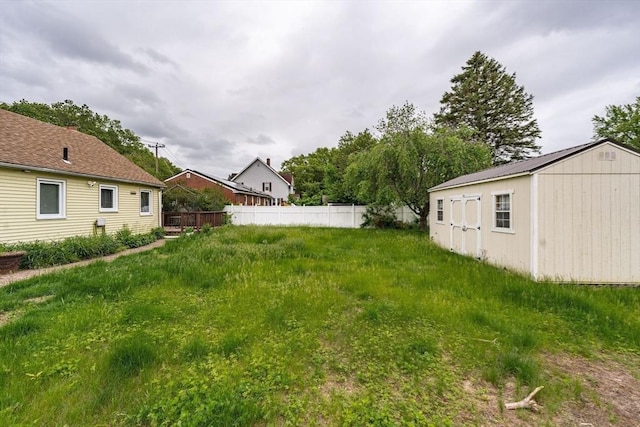 276 Oak St, Springfield, MA 01151 - view of yard with an outbuilding