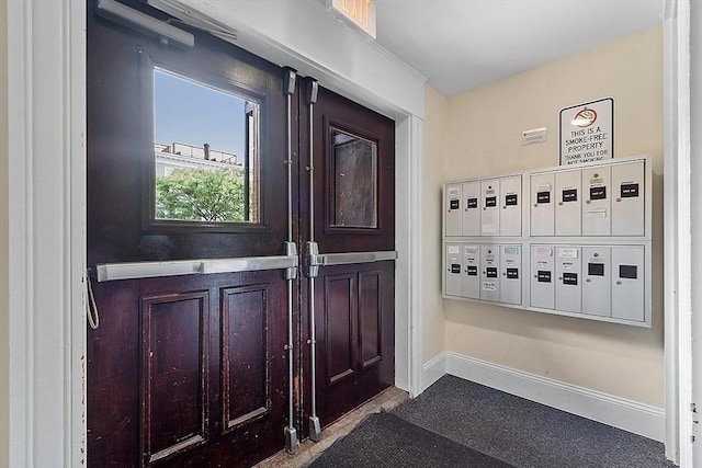 110 O St Unit 1, Boston, MA 02127 - foyer with mail area and baseboards