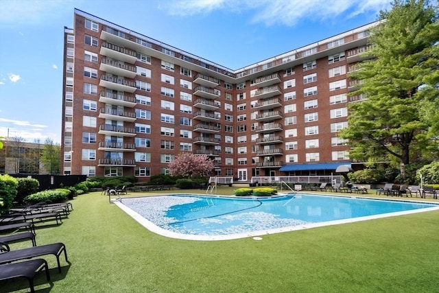 280 Boylston St Unit 511, Newton, MA 02467 - community pool with a lawn