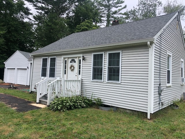 view of front of home with a front lawn