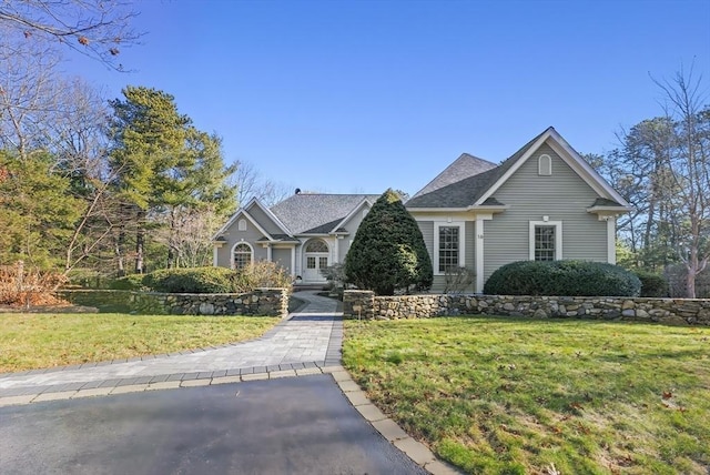 view of front of house with a front yard