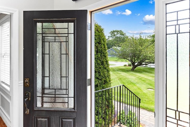 1380 Newman Ave, Seekonk, MA 02771 - entrance foyer with healthy amount of natural light