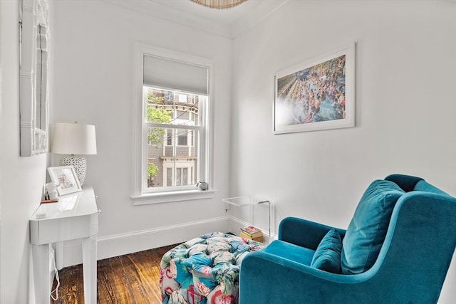 17 Atlantic St, Boston, MA 02127 - sitting room with wood finished floors and baseboards