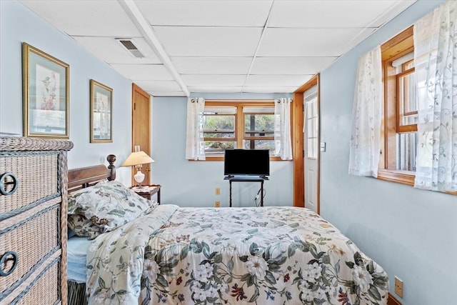 492 N End Blvd, Salisbury, MA 01952 - bedroom featuring a drop ceiling
