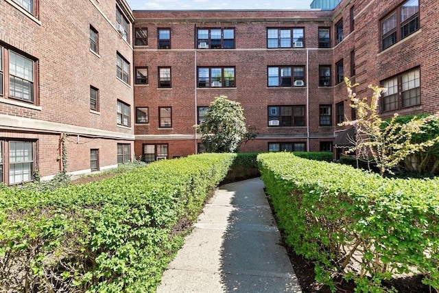 view of apartment building / complex