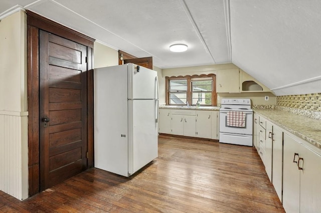 3 Cranberry Meadow Shore Rd, Charlton, MA 01507 - kitchen featuring white appliances, hardwood / wood-style flooring, and lofted ceiling