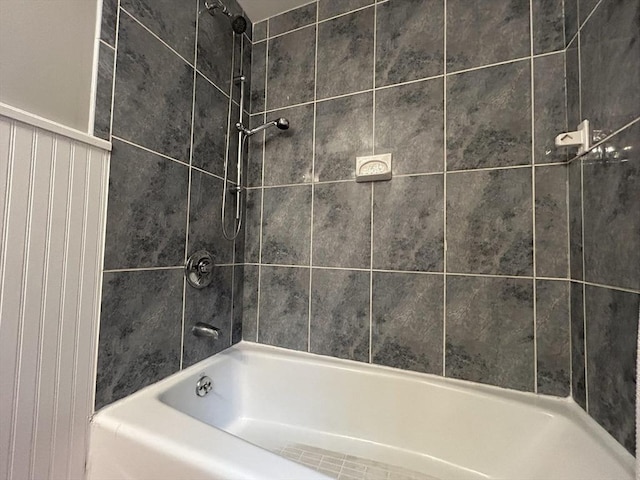 bathroom featuring shower / bathing tub combination