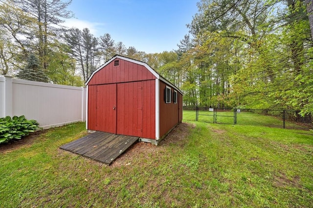 89 Gray St, North Andover, MA 01845 - view of outbuilding featuring a fenced backyard