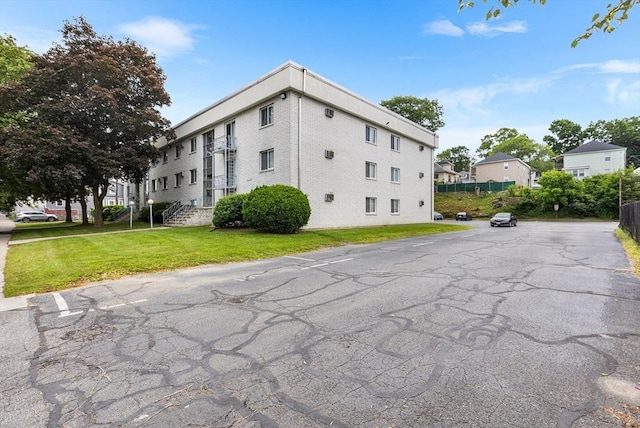 24 Inman St Unit 23, Lawrence, MA 01843 - view of building exterior