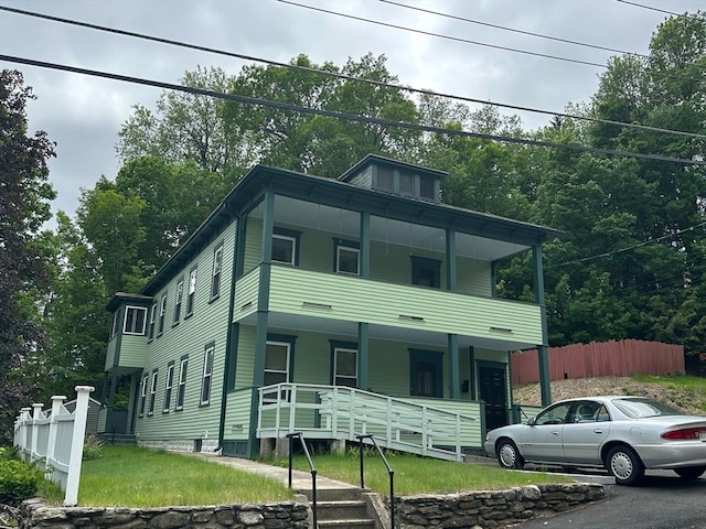41 Mayland St, Fitchburg, MA 01420 - american foursquare style home featuring a porch