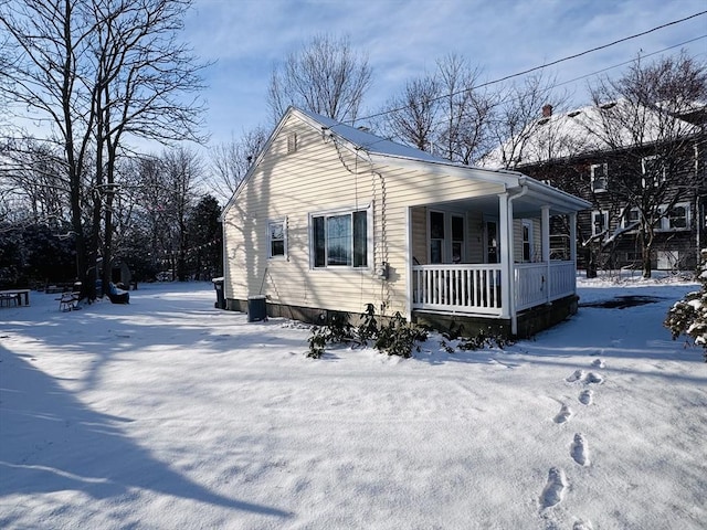 exterior space featuring a porch