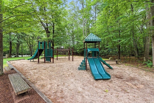 611 Old Stone Brk Unit 611, Acton, MA 01718 - view of community play area