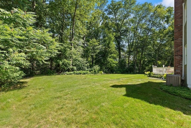 1 Burnham Ln, Danvers, MA 01923 - view of grassy yard