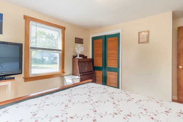 bedroom with a closet