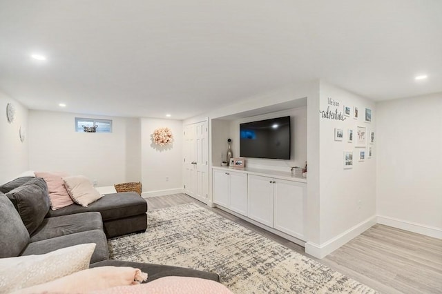 31 Orchard Rd, Hamilton, MA 01982 - living area featuring light wood-style floors and recessed lighting