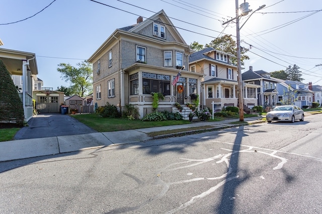 view of front of property featuring a porch