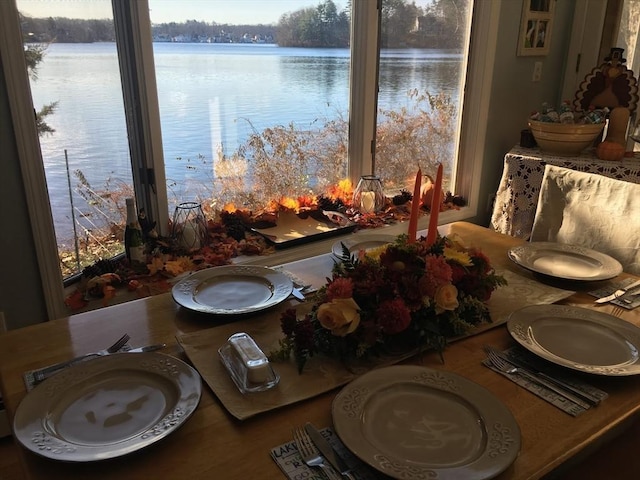371-377 Franklin St, Wrentham, MA 02093 - dining space with a water view