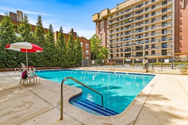 50 Longwood Ave Unit 1016/1017, Brookline, MA 02446 - community pool featuring fence and a patio area