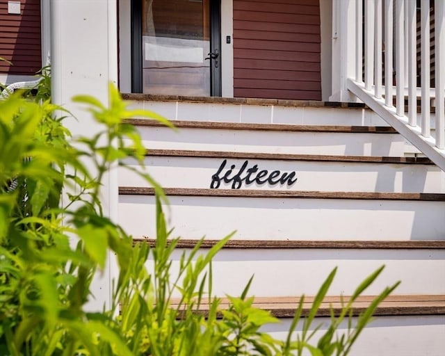 15 Berkeley St, Somerville, MA 02143 - view of stairs