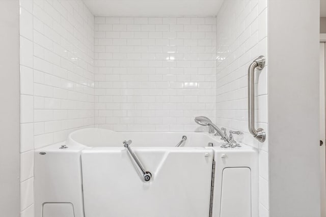 22 Woodside Dr, Falmouth, MA 02536 - full bath with a bath