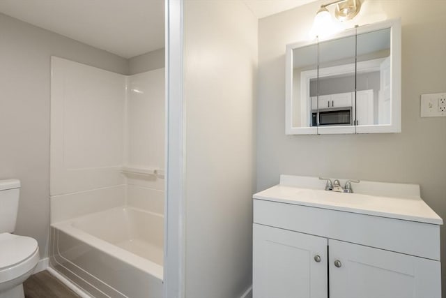 282 Palmer St, New Bedford, MA 02740 - full bathroom featuring toilet, vanity, and shower / tub combination