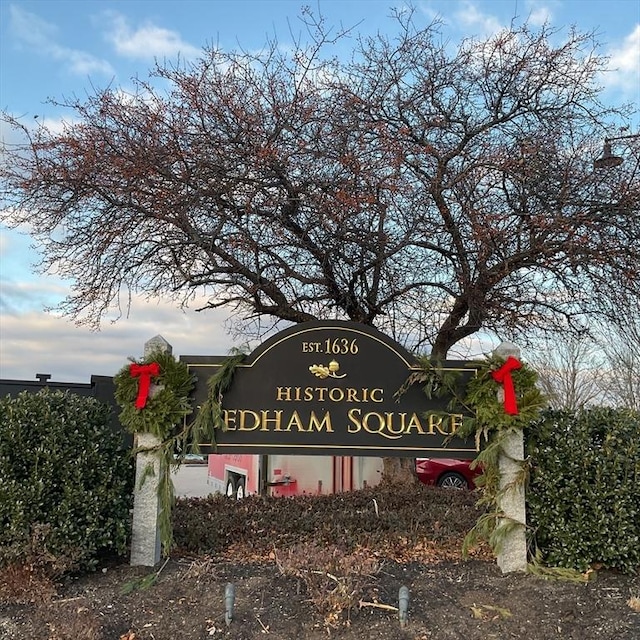 view of community / neighborhood sign